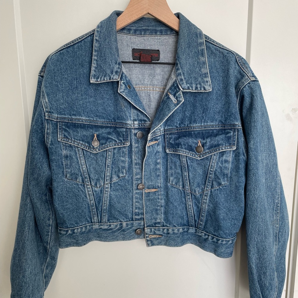 VINTAGE Cropped Denim Jacket